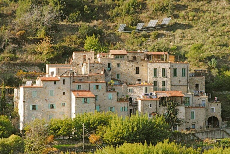 Ecoaldea Torri Superiori: turismo sostenible en Liguria